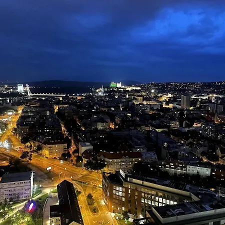 Stylish 17Th-Floor View Apt Bratislava