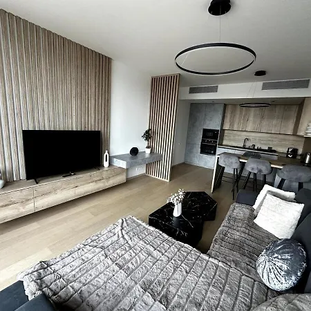 Stylish 17Th-Floor View Apt דירה